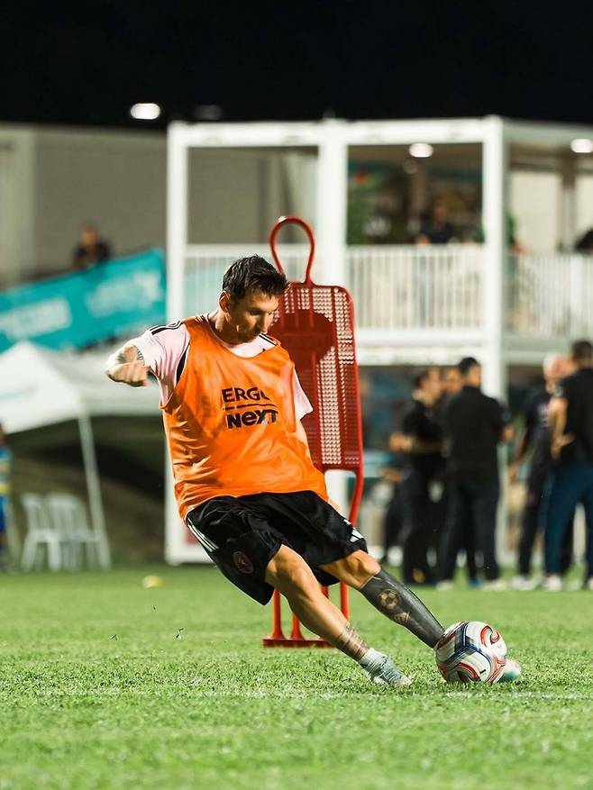 '깜짝 변화' 손흥민에게 판정패 당한 메시, 깔끔하게 정리했다…마음 다잡기 위해 면도까지 단행