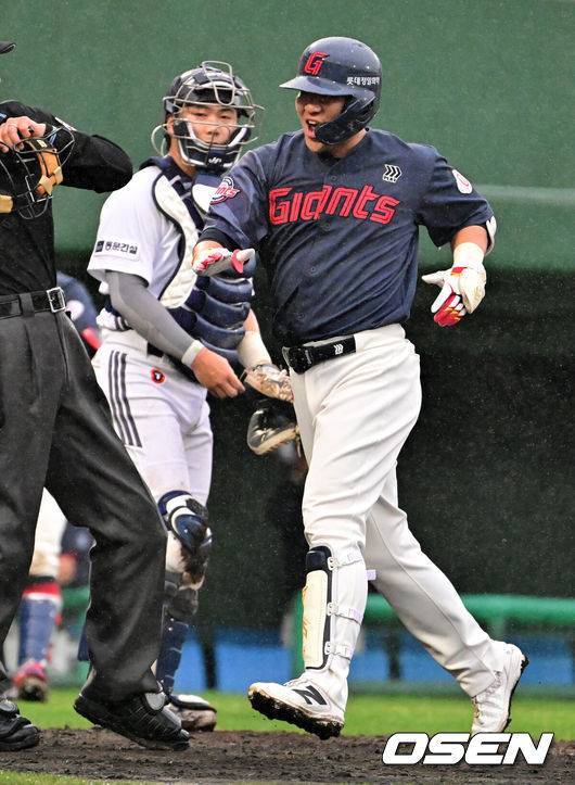 ‘롯데→넥센→LG→롯데’ 38살인데 타격감 살벌하다…텅 빈 내야 희망 우뚝 “나로 인해 감독님 머리 아프셨으면” [오!쎈 미야자키]