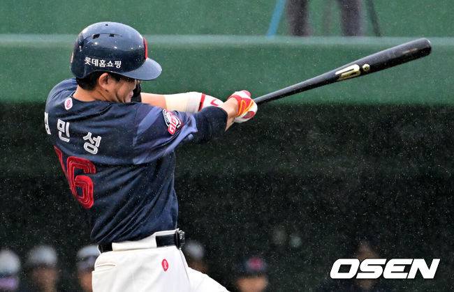 ‘롯데→넥센→LG→롯데’ 38살인데 타격감 살벌하다…텅 빈 내야 희망 우뚝 “나로 인해 감독님 머리 아프셨으면” [오!쎈 미야자키]