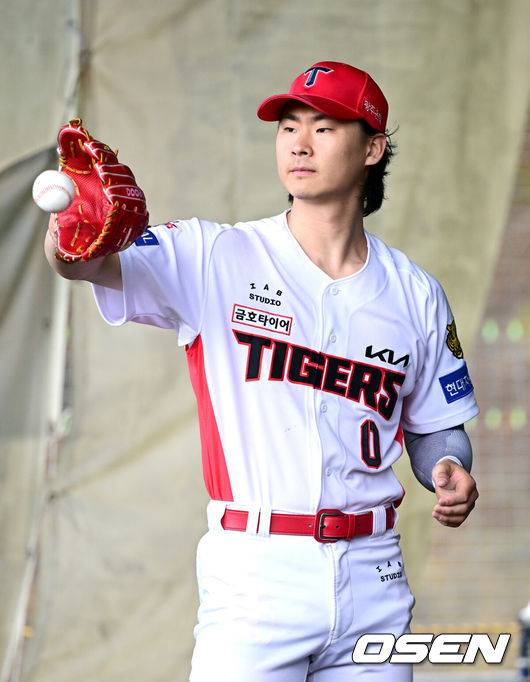 ‘KS 2승→국가대표→팔꿈치 수술’ 복귀 임박 KIA 22살 좌완, 재활 이겨낸 비법이 게임이라고? [오!쎈 오키나와]