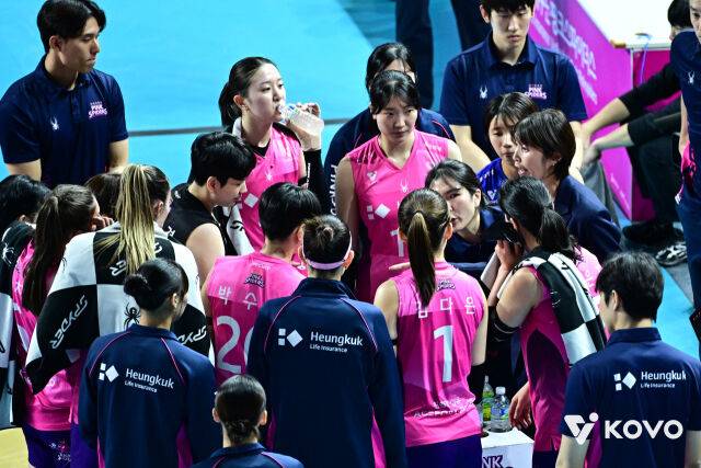 ‘공격 효율 17%’ 흥국생명 요시하라 감독 “세터 이나연? 끝난 일에 끌려가지 말아야 한다” [MD인천]