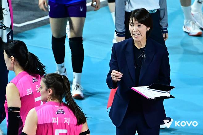 GS칼텍스에 0-3 완패…흥국생명 요시하라 “레베카가 더 해줘야” [쿠키 현장]