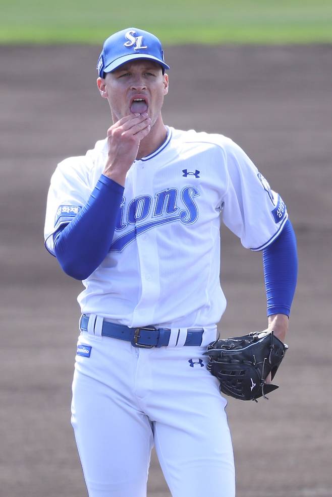 '우승 후보' 삼성, 초비상! '푸른 피 에이스' 원태인 이어 'ML 1라운더 출신' 매닝마저 팔꿈치 통증...선발 연쇄 부상에 '눈물'