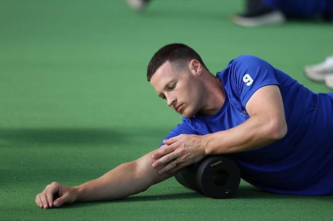 '우승 후보' 삼성, 초비상! '푸른 피 에이스' 원태인 이어 'ML 1라운더 출신' 매닝마저 팔꿈치 통증...선발 연쇄 부상에 '눈물'