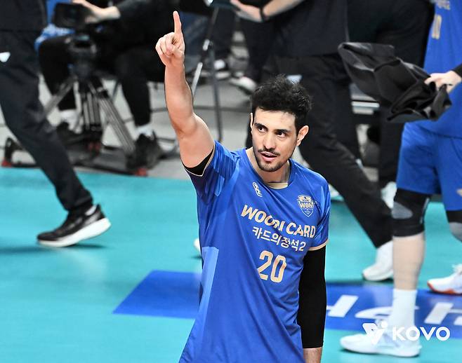 지금까지 이런 감독대행은 없었다…‘승률 76.92%’ 박철우 감독대행에게 붙은 ‘대행’을 시즌 중에 떼줘야 하는 것 아닌가 [남정훈의 오버 더 네트]