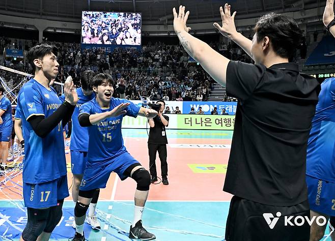 지금까지 이런 감독대행은 없었다…‘승률 76.92%’ 박철우 감독대행에게 붙은 ‘대행’을 시즌 중에 떼줘야 하는 것 아닌가 [남정훈의 오버 더 네트]