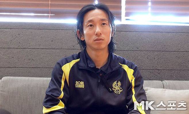 “이정효 감독께 크게 혼난 뒤 사우디행 명단에서 빠졌죠” 2025년 ‘광주 MVP’ 신창무가 꼽은 축구 인생 터닝 포인트 [이근승의 믹스트존]