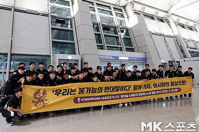 “이정효 감독께 크게 혼난 뒤 사우디행 명단에서 빠졌죠” 2025년 ‘광주 MVP’ 신창무가 꼽은 축구 인생 터닝 포인트 [이근승의 믹스트존]