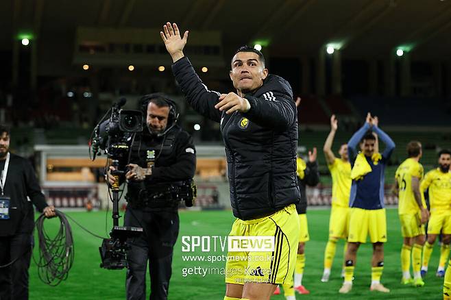 '답답하면 내가 뛴다' 2조원 가진 호날두, 축구팀 샀다 → 은퇴 후 감독 대신 구단주 변신…스페인 2부 클럽 지분 25% 인수