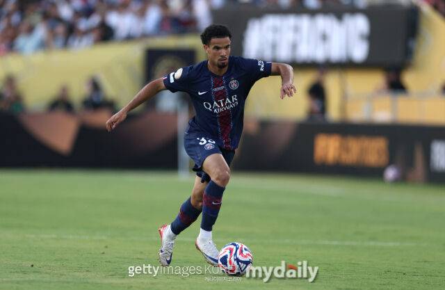 '이강인 선발 제외, 반드시 대가 치르게 될 것'…'UCL 모나코전 선발 출전' PSG 미드필더 혹평