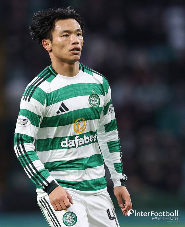 일본 열도도 부끄럽다...양현준과 같이 셀틱 선발 뛸 자격 없다, 일본인 듀오 향한 비난 거세다