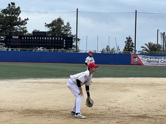 LG 출신 2안타, 한화 출신 148㎞/h 찍었다…2군 울산 웨일즈, 제주도 마지막 청백전