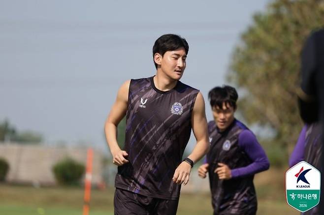 예능 대부 ‘이경규의 사위’ 수식어에 가려진 프로 14년 차 김영찬의 삶···“아무리 힘들어도 버티면 기회는 반드시 온다” [이근승의 믹스트존]