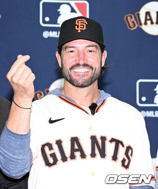 한국에 푹 빠졌네, SF 감독 이 정도로 진심이라니…이정후한테 손편지까지 썼다