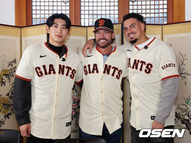 한국에 푹 빠졌네, SF 감독 이 정도로 진심이라니…이정후한테 손편지까지 썼다