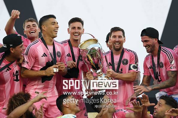 손흥민한테 0-3으로 깨지고 분노 폭발 메시, 트럼프 대통령 만난다...