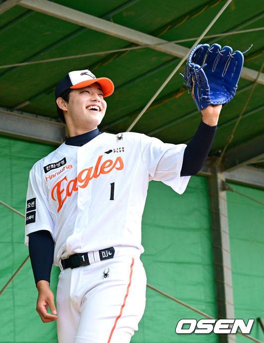 '어깨 통증' 문동주, WBC 8강→개막 로테이션 정상 합류 가능할까…현장은 신중 또 신중 [오!쎈 오키나와]