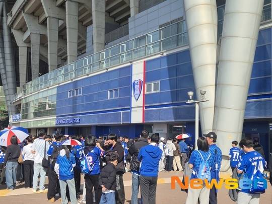 ‘2부 경기 맞아?’ 수원 이정효호 개막전, 2시간 전부터 교통 정체 유발 [K리그 현장]