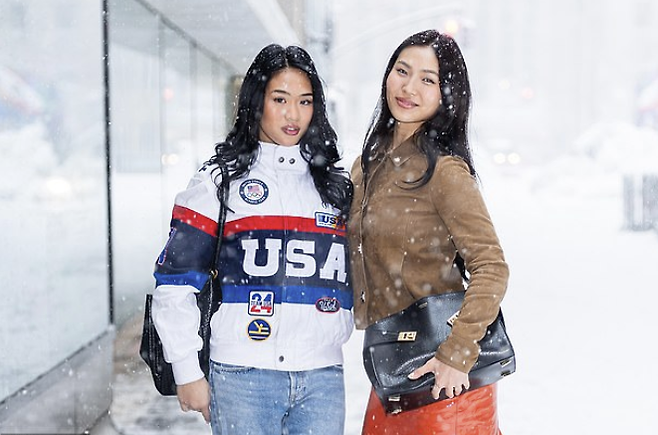 '시스루 노출 의상으로 거리 활보?' 클로이 킴, 올림픽 은메달→돌연 SNS DM 차단…