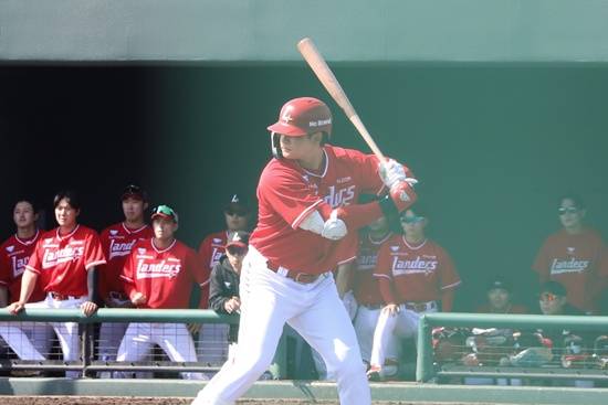 'SSG 깜짝 이적' 김재환