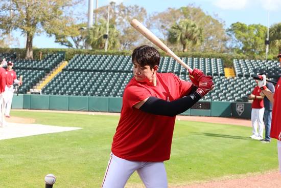 'SSG 깜짝 이적' 김재환
