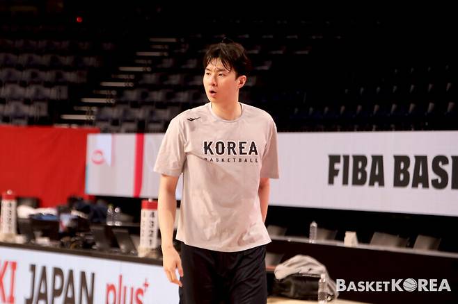 [FIBA WC] 日 현지 언론이 에워싼 이현중, ‘3·1절 한일전’ 향해 “무조건 이겨야죠”