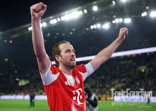 [bundes.review] '무릎 부상' 김민재 추가시간 투입...'케인 멀티골' 뮌헨, BVB와 데어 클라시커 3-2 역전승