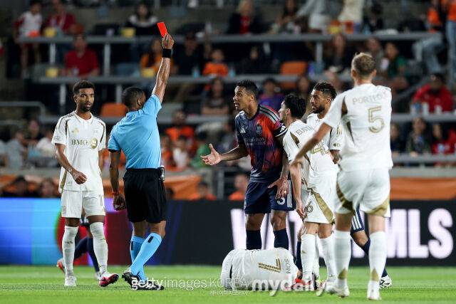 손흥민 2명 퇴장 유도, 결승골 어시스트…LAFC, 휴스턴 원정 2-0 완승
