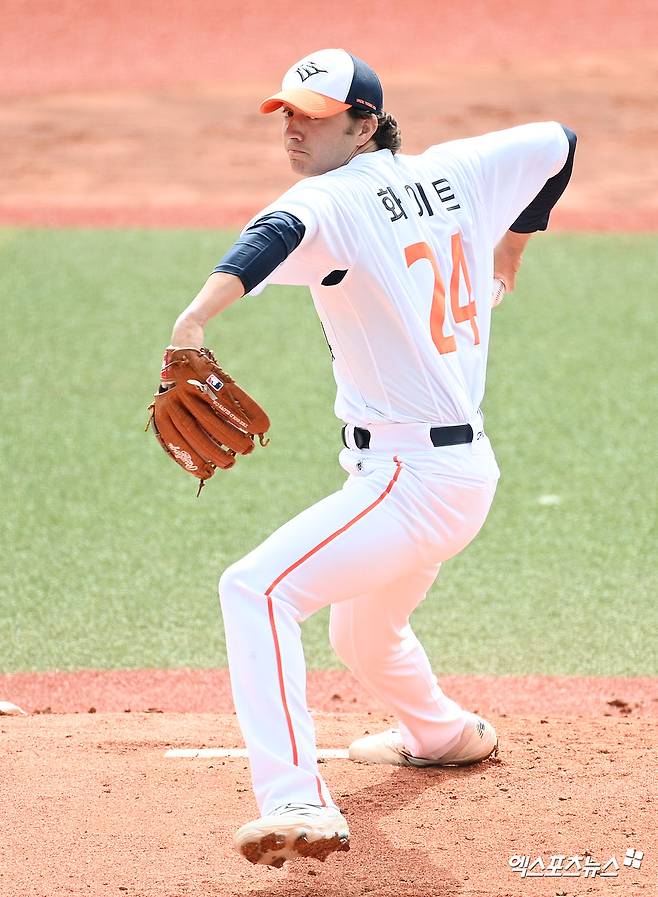 폰세 공백 지운다?…'KKKKK' 한화 새 외인 화이트, KIA와 연습경기 3이닝 무실점