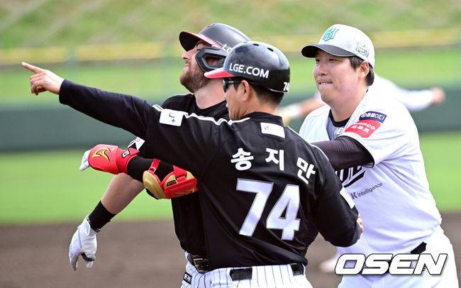 ‘오스틴 3점포+문정빈 솔로포’ LG 14안타 폭발, 8안타 KT와 7-7 무승부...정우영-이정용 실점 아쉽네 [오키나와 리뷰]