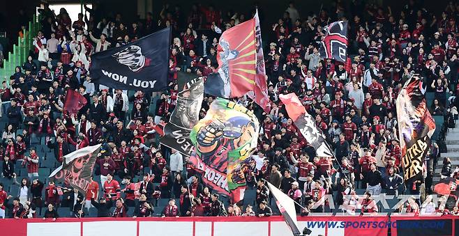 대이변! '승격팀'이 '디펜딩챔피언' 잡았다...'갈레고 멀티골' 부천, 창단 첫 K리그1 경기에서 전북에 3-2 역전승