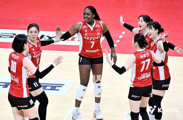조이 올마이티! 페퍼저축은행, 주포 조이 맹활약 앞세워 흥국생명 제압…갈길 바쁜 흥국생명 3연패 [MD광주]