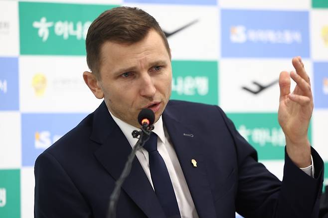 월드컵 탈락 위기 '3.1절에 한일전 패배...'이현중 더블더블' 男 농구, 신임 마줄스 감독 2연패 수렁