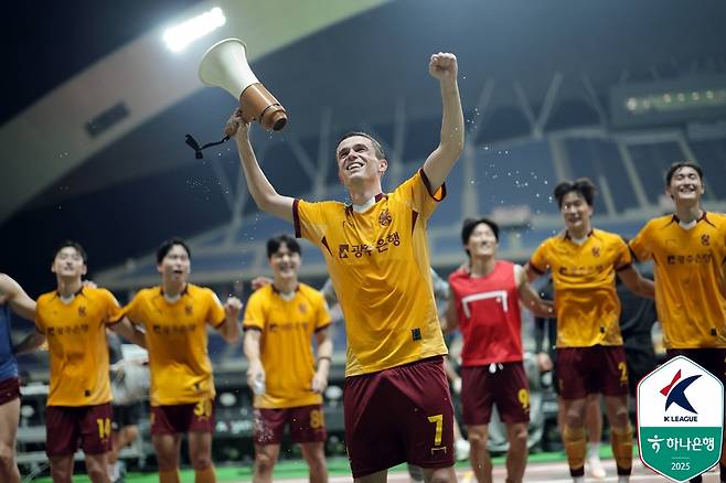 광주FC 뒤통수 치고 갔는데…이란 구단 이적 아사니 '美 폭격 어쩌나'→