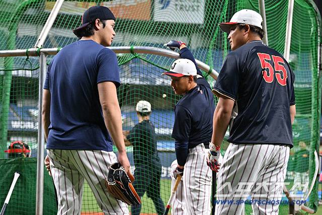 30명 전원 참석 불고기집 회식, 사무라이재팬 음식값은 누가 냈나? 지난해 1485억원 번 오타니 아닌 37세 최연장자 스가노 부담[민창기의 일본야구]