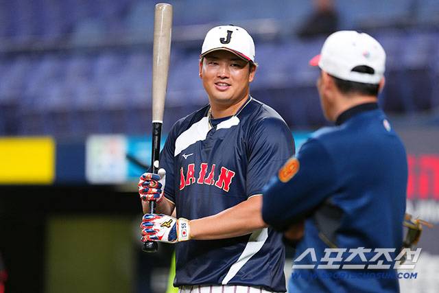 30명 전원 참석 불고기집 회식, 사무라이재팬 음식값은 누가 냈나? 지난해 1485억원 번 오타니 아닌 37세 최연장자 스가노 부담[민창기의 일본야구]