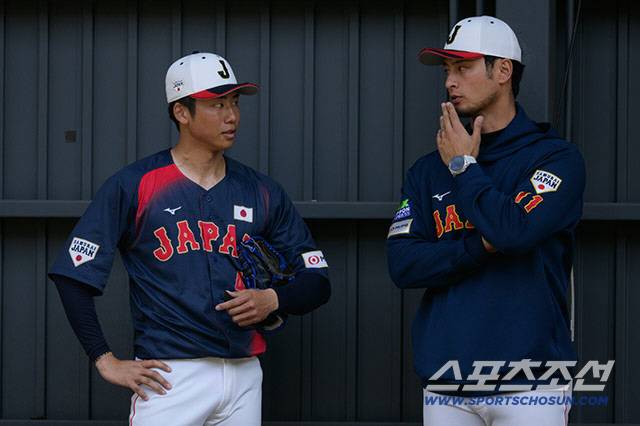 30명 전원 참석 불고기집 회식, 사무라이재팬 음식값은 누가 냈나? 지난해 1485억원 번 오타니 아닌 37세 최연장자 스가노 부담[민창기의 일본야구]