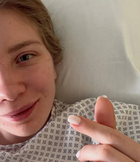 '스케이트 날에 안면 베인' 쇼트트랙 스타, 수술 후 얼굴 '절반' 가린 안타까운 근황