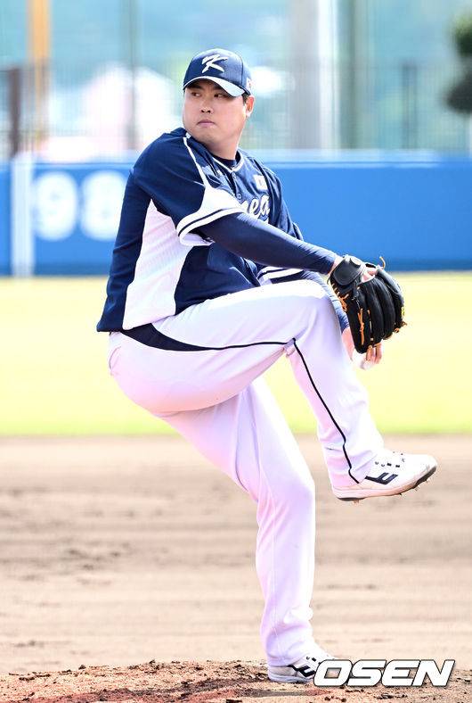 '한때 한 수 아래였는데'…'국대 선배' 윤석민의 걱정,