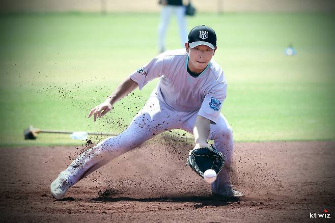 시범경기 코앞인데…믿었던 '리그 최강' KT 선발진에 구멍? 투수 장인의 '신뢰' 보답받을 수 있을까 [SC포커스]
