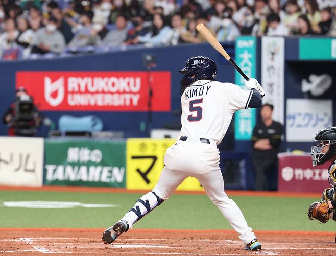 세계가 주목하는 김도영 또 터졌다, 日 한신 상대 동점 솔로 홈런 '쾅'