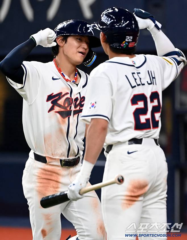 'MVP 복귀 신고' 김도영 홈런 폭발! 류지현 '1번 시험' 성공적…