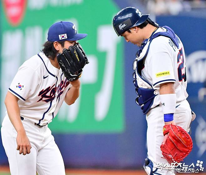 1회 '156km/h' 퍼펙트→2회 '3실점' 와르르 왜? '국대 1선발' 부진 이유 있었네…