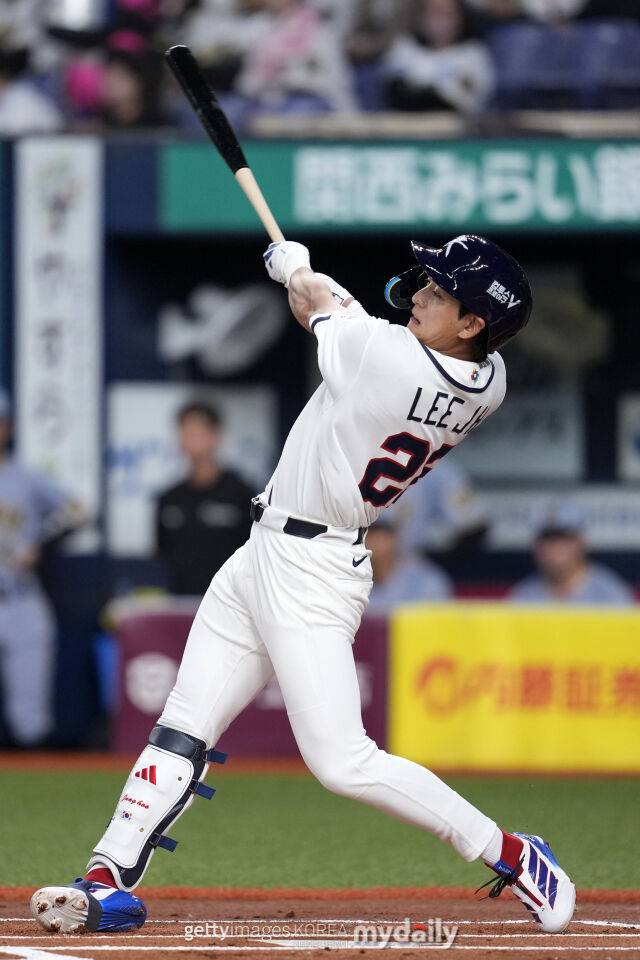 이정후 멀티 히트, 日 대표팀 감독 왜 감동했나…