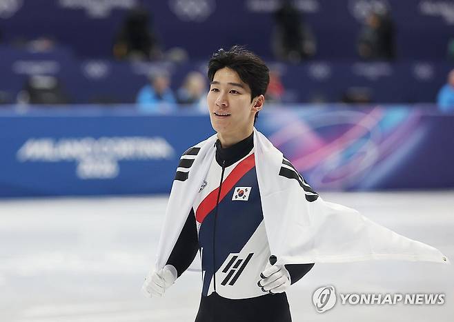 '대한민국 폐막식 기수'까지 했는데…황대헌 더는 참을 수 없었나? 결자해지 나선 이유는