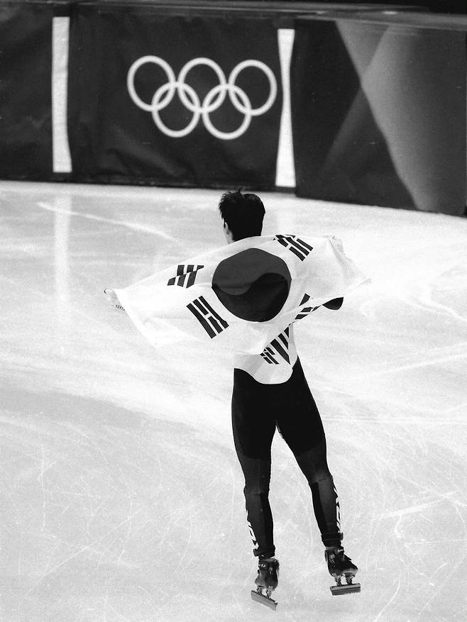 '대한민국 폐막식 기수'까지 했는데…황대헌 더는 참을 수 없었나? 결자해지 나선 이유는