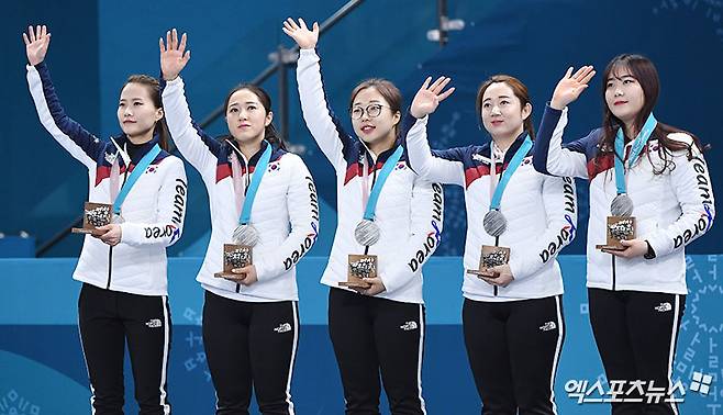 [오피셜] '평창 여자컬링 銀메달' 팀 킴 공식 해체…