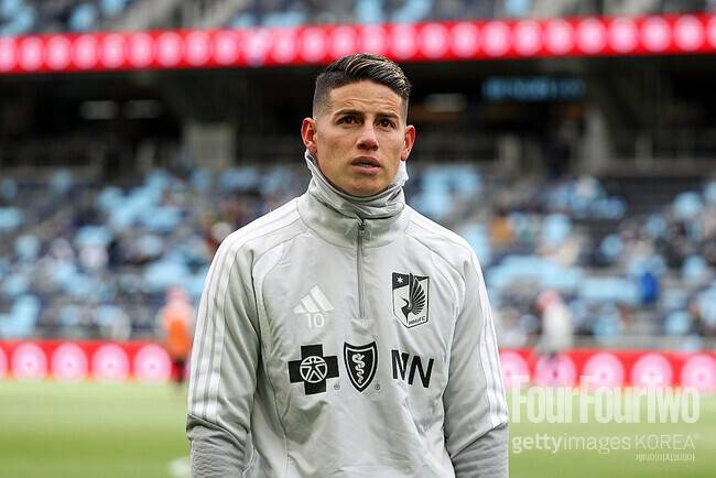 손흥민하고 비교되네...'MLS 합류' 슈퍼스타 2경기 연속 벤치 신세, 감독은