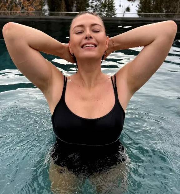 '눈 둘 곳 없네' 샤라포바, 럭셔리 스파서 뽐낸 도발적 자태... 역시 '테니스 여제' 은퇴 후 근황 공개