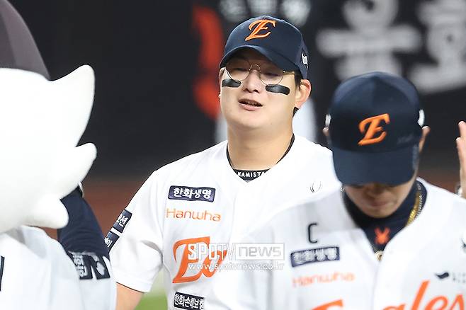 안타·볼넷·폭투·사구→2실점…김서현 불안하다? 단호한 김경문